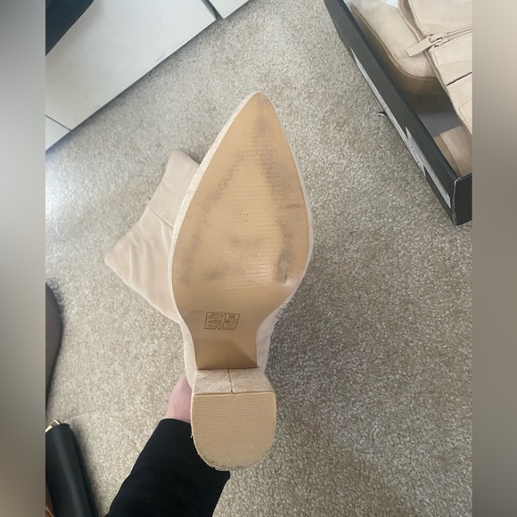 Boots - Picture 4 of 6